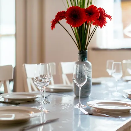 In With Sunny Garden