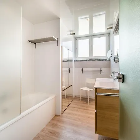 Marsouins Spacious In The Heart Of Villa *