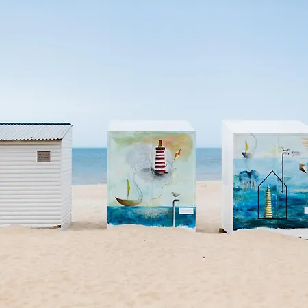 Villa In With Sunny Garden