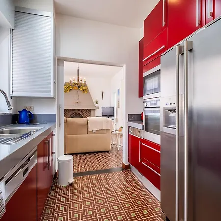 In With Sunny Garden