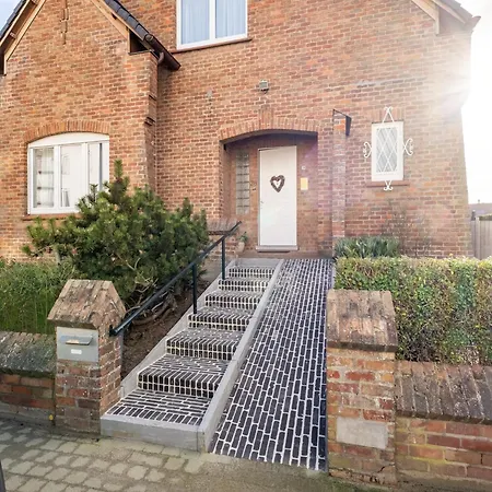 In With Sunny Garden *