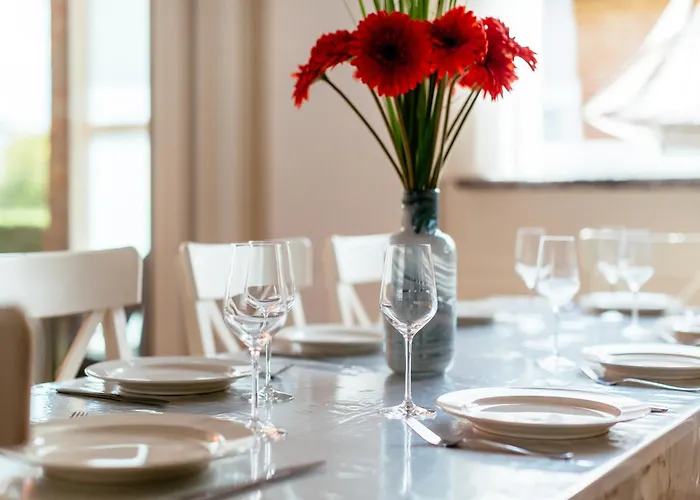 In With Sunny Garden