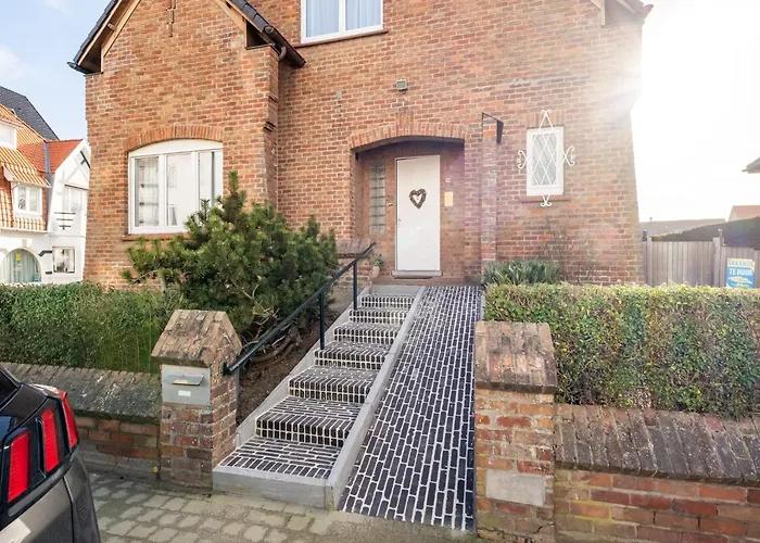 In With Sunny Garden *